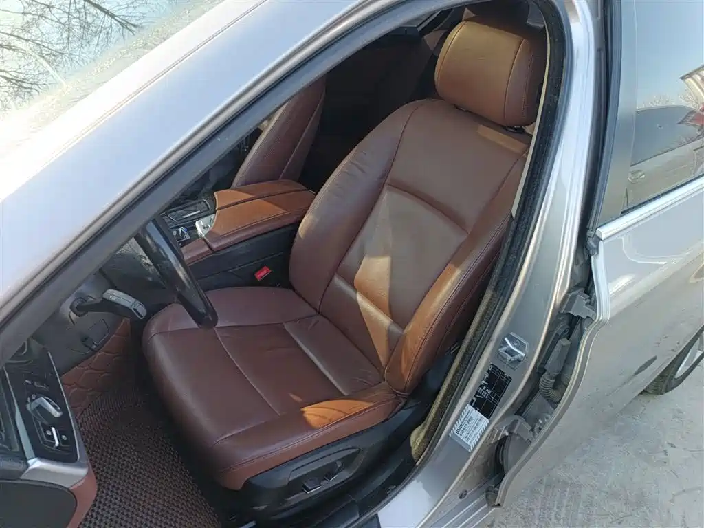 BMW 5 Series 2016 — фото 15