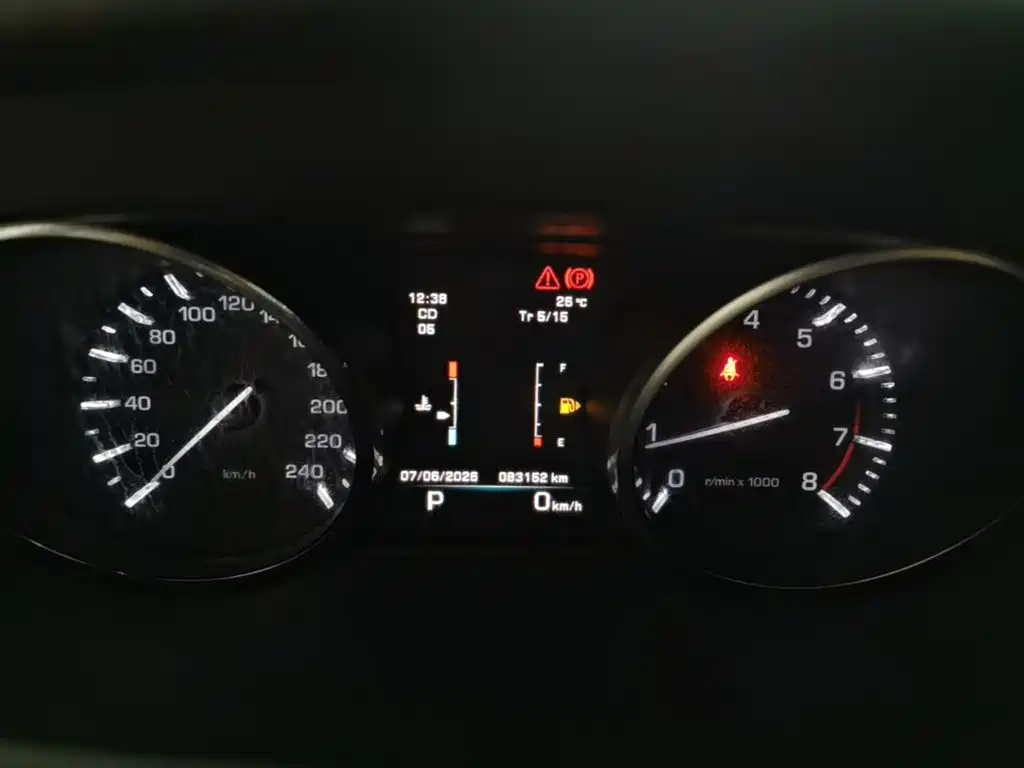 Land Rover Discovery Sport 2015 — фото 12