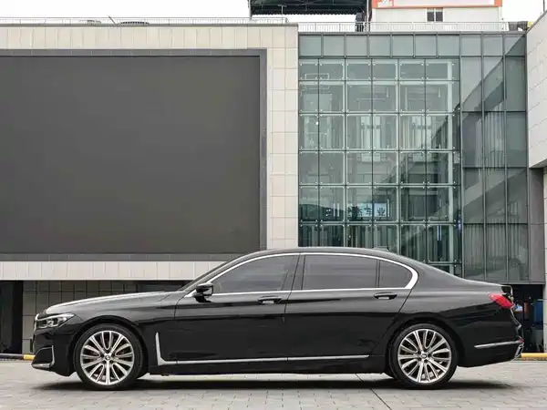 BMW 7 Series 2021
