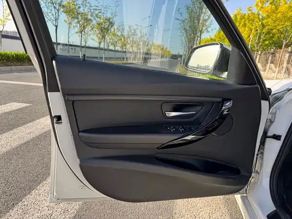 BMW 3 Series 2017