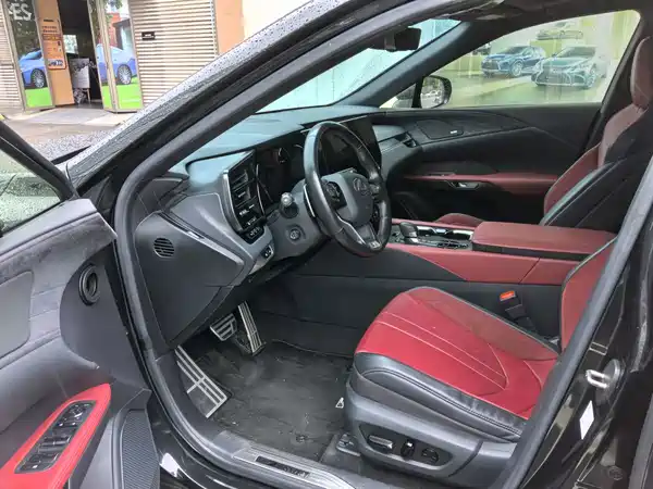 Lexus RX 2023