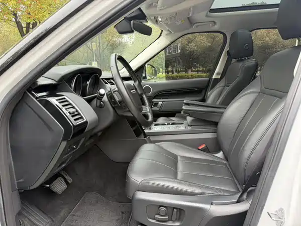 Land Rover Discovery 2019