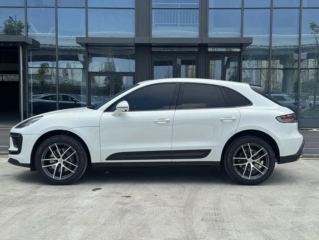 Porsche Macan 2023 — фото 3