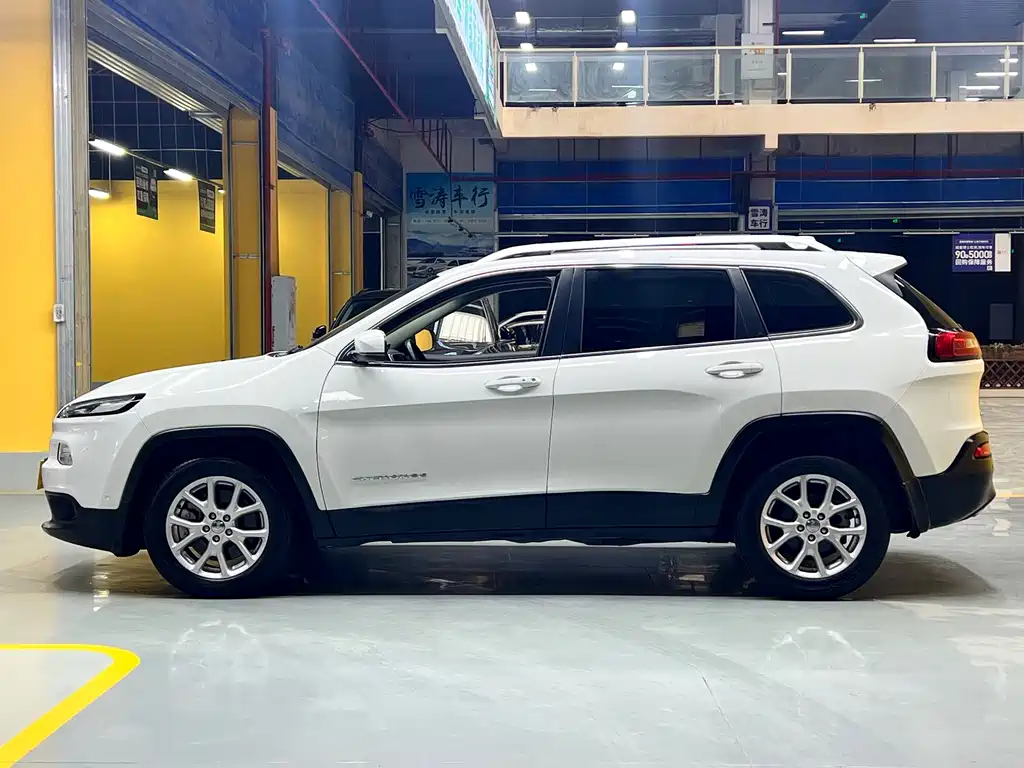 Jeep Cherokee 2016 — фото 4