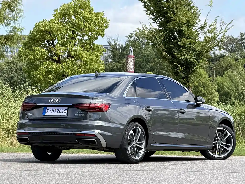 Audi A4L 2021 — фото 19
