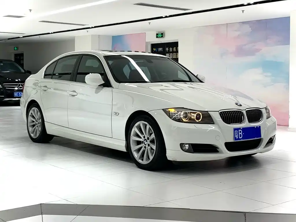 BMW 3 Series 2011 — фото 2