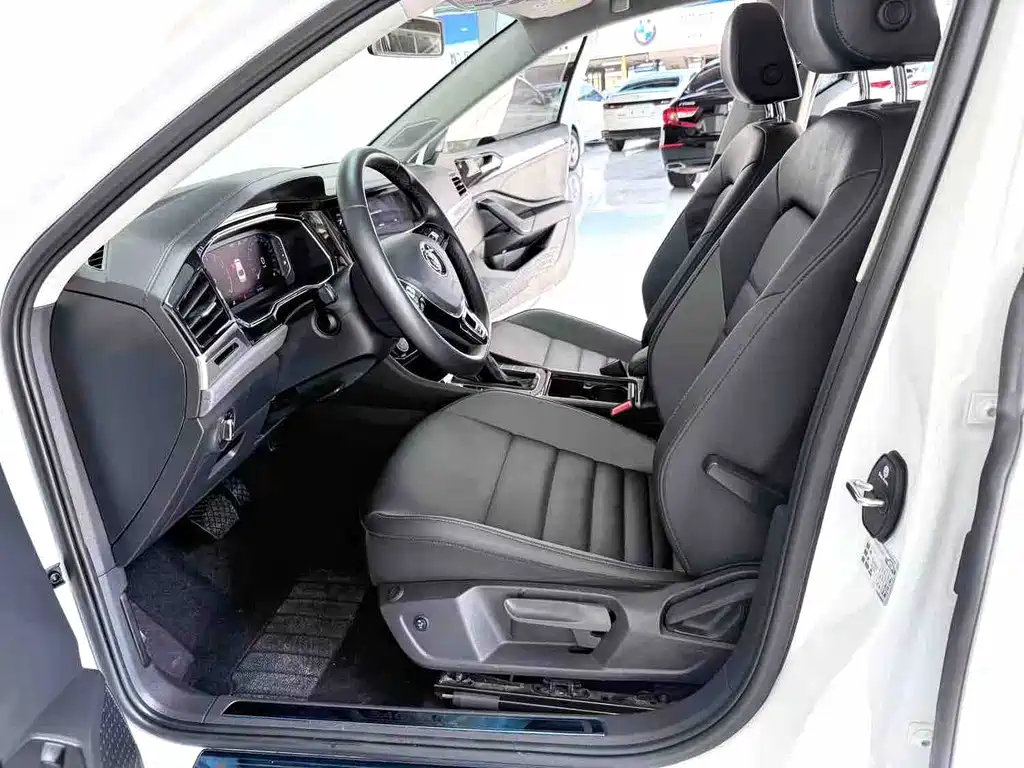 Volkswagen Sagitar 2022