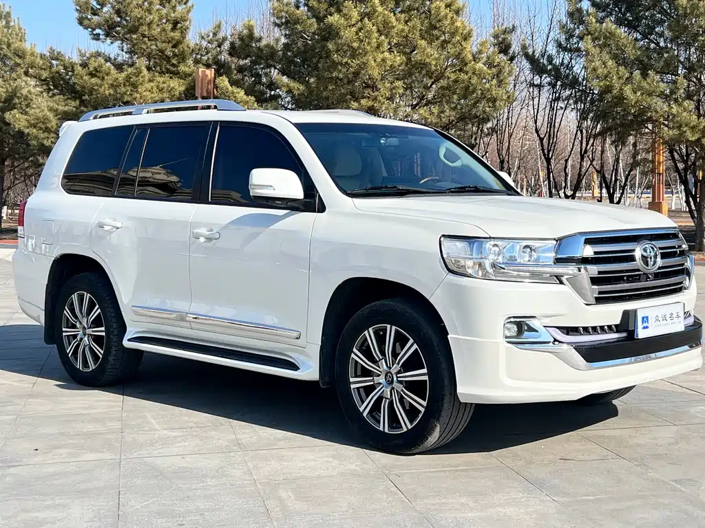Toyota Land Cruiser 2018 — фото 3