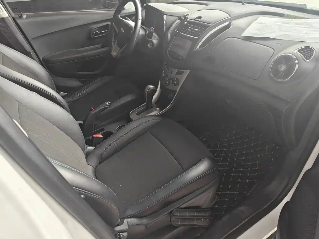 Chevrolet Trax 2015 — фото 12