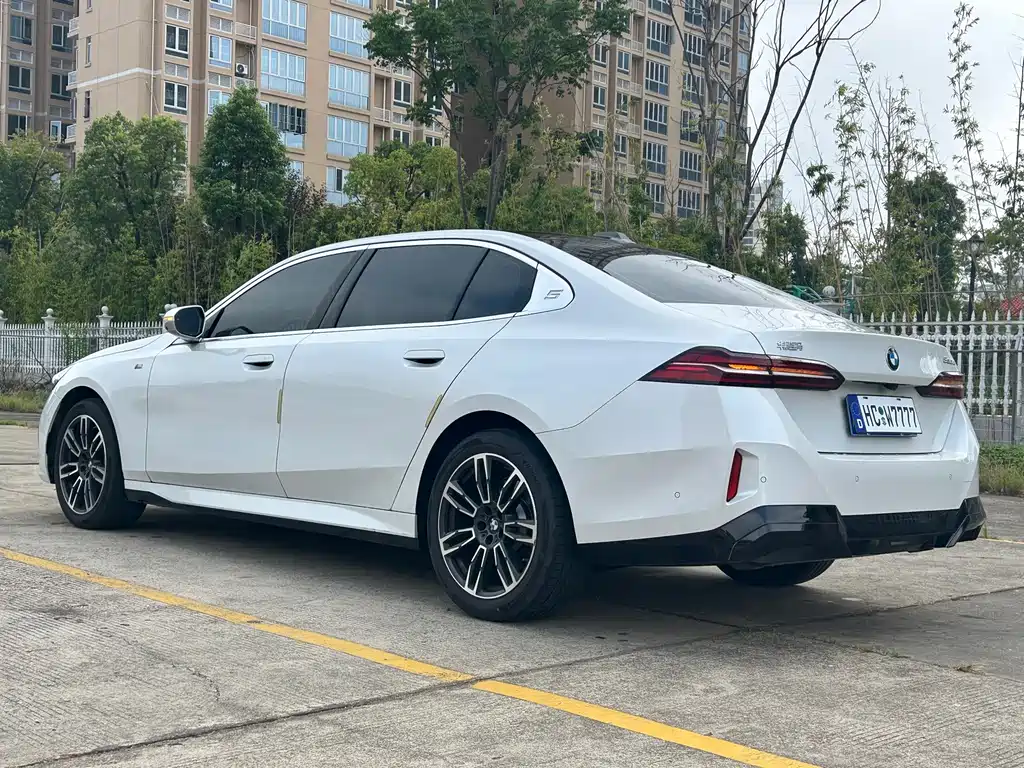 BMW 5 Series 2024