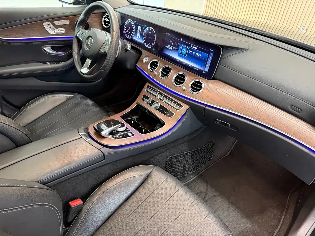 Mercedes-Benz E-Class 2018 — фото 11