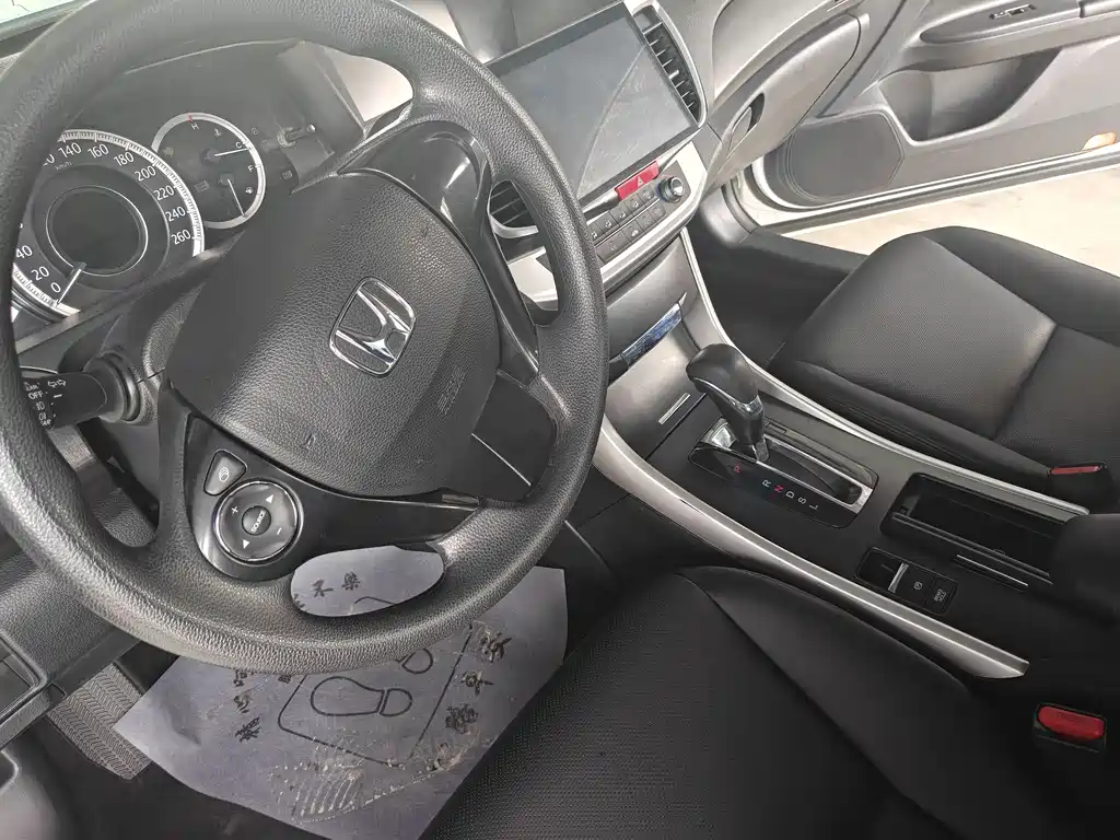 Honda Accord 2015 — фото 6