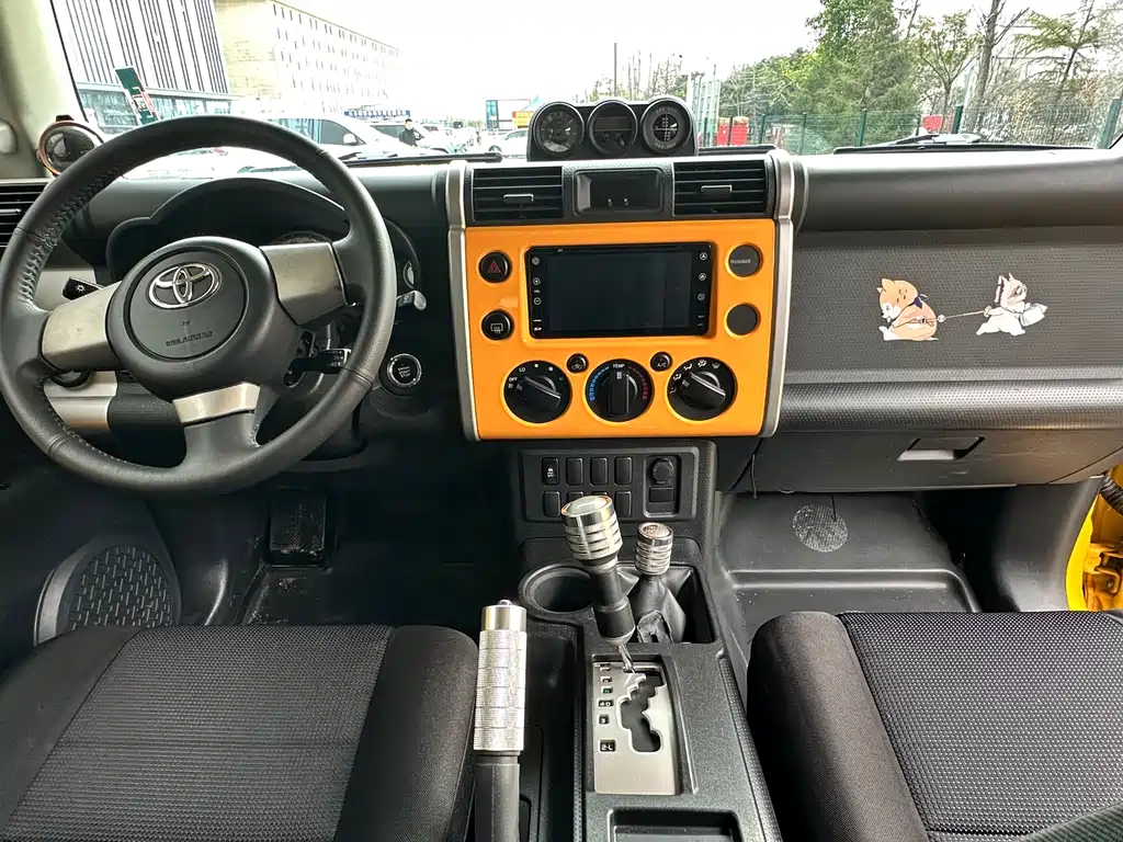 Toyota FJ Cruiser 2020 — фото 12