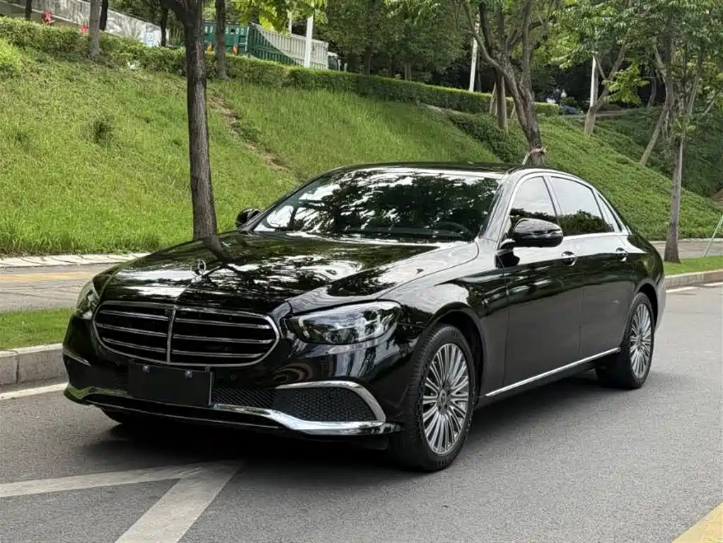Mercedes-Benz E-Class 2022 — фото 1