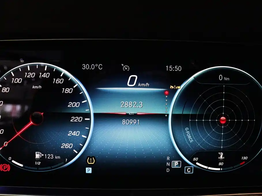 Mercedes-Benz E-Class 2023 — фото 14