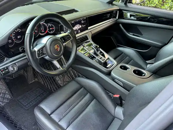 Porsche Panamera 2019