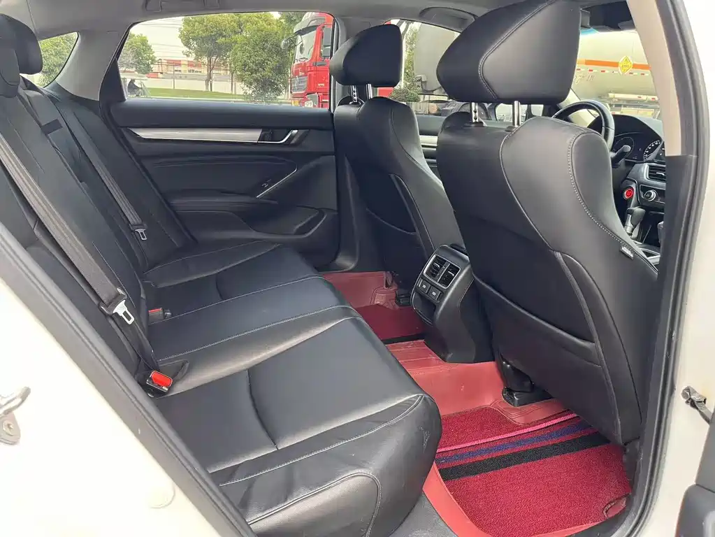 Honda Accord 2022 — фото 15