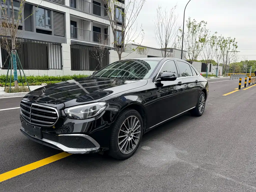 Mercedes-Benz E-Class 2022