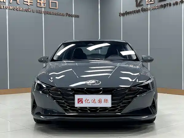 Hyundai Elantra 2022