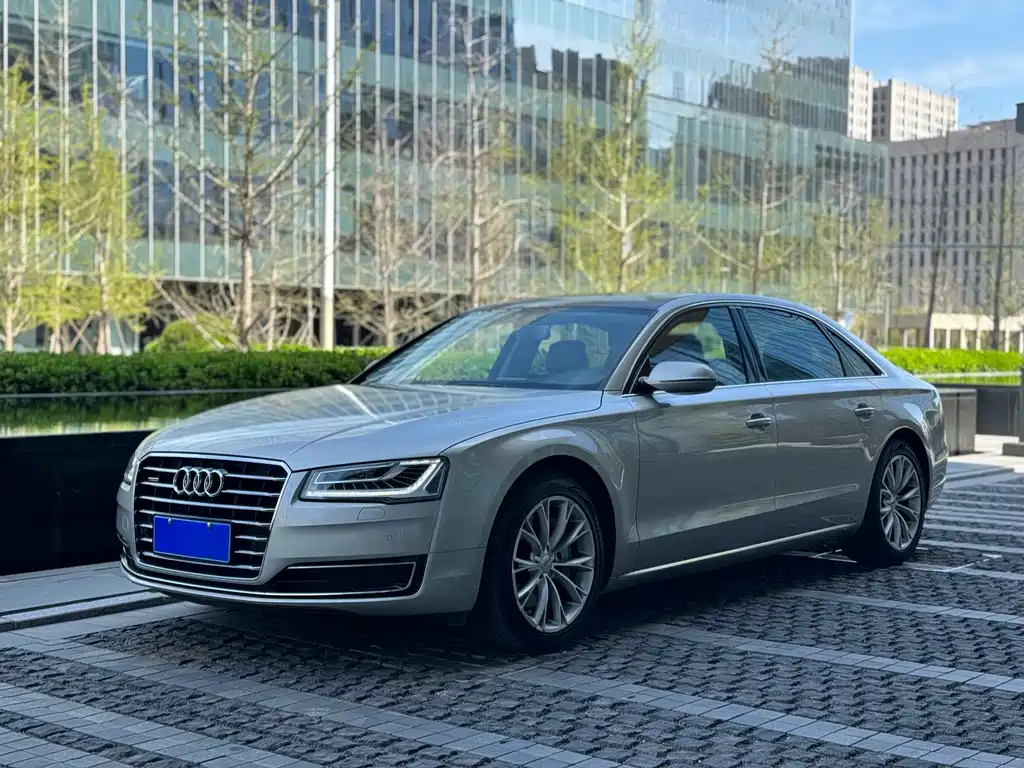 Audi A8 2014 — фото 1
