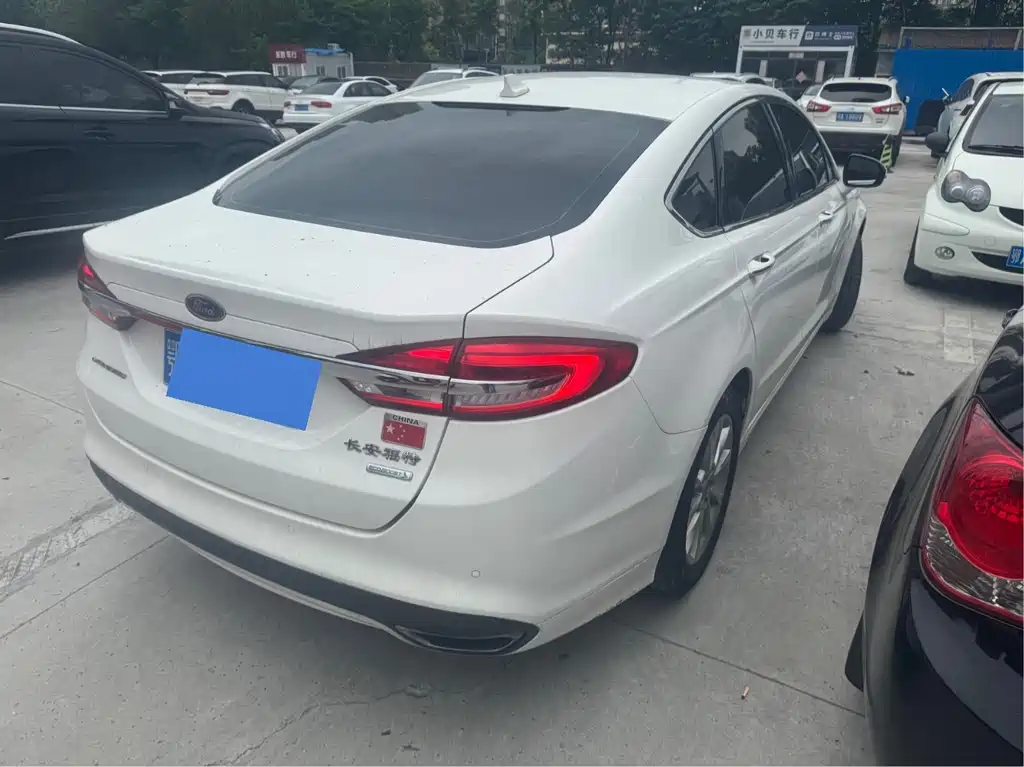 Ford Mondeo 2018 — фото 10