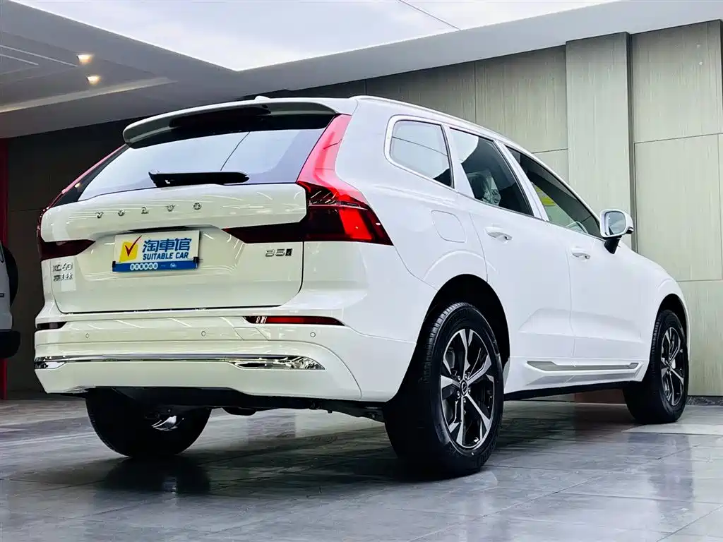 Volvo XC60 2026 — фото 4