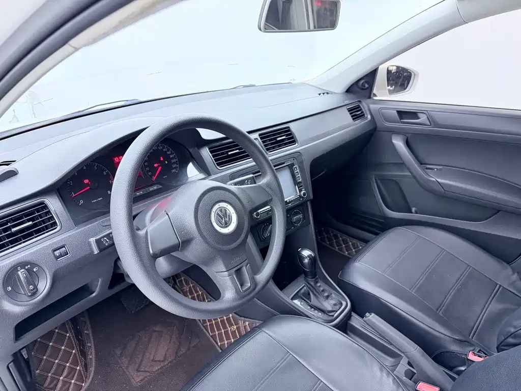 Volkswagen Santana 2013