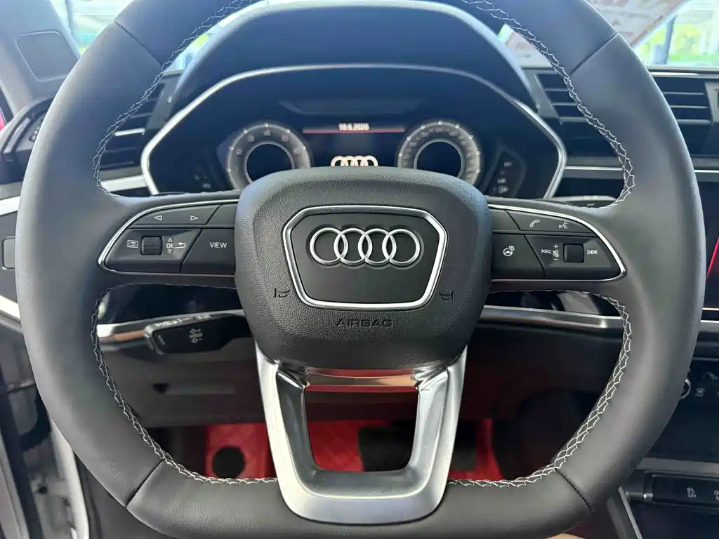 Audi Q3 2023 — фото 18