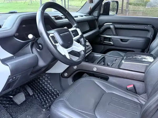 Land Rover Defender 2020