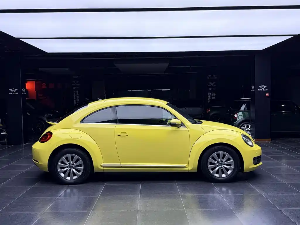 Volkswagen Beetle 2015 — фото 6