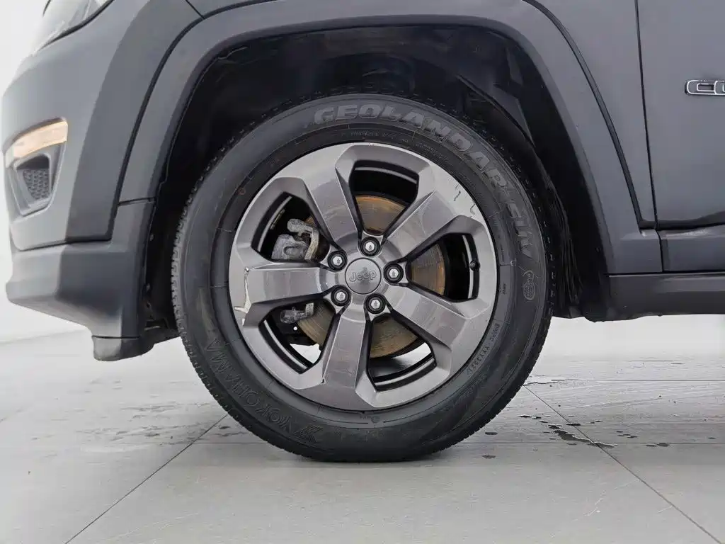 Jeep Compass 2017 — фото 17