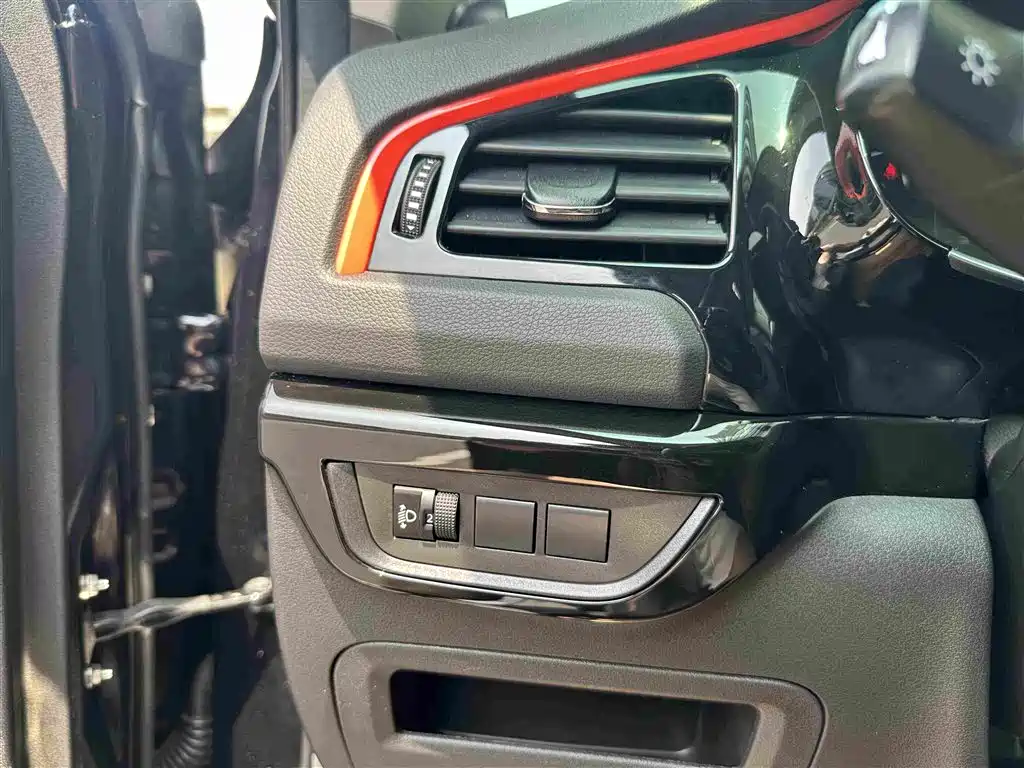 Dongfeng Fengshen AX7 2022 — фото 17
