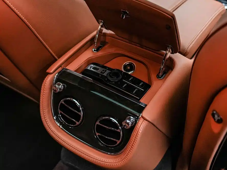 Bentley Mulsanne 2015 — фото 20