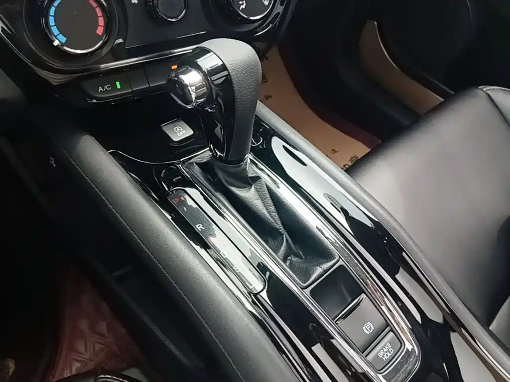 Honda Vezel 2017 — фото 14