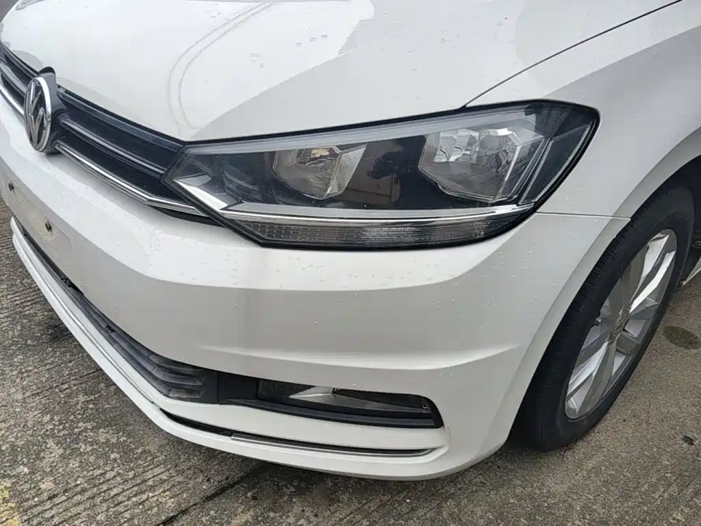 Volkswagen Touran 2017 — фото 24