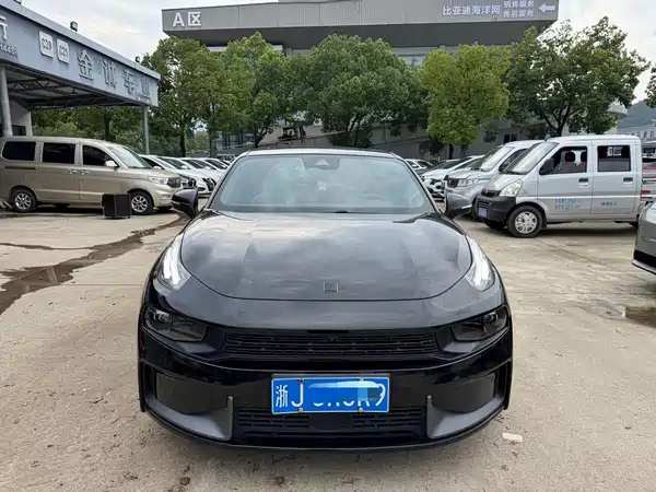 Lynk & Co 03 2020