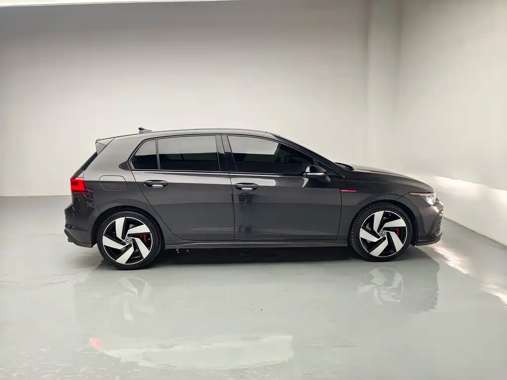 Volkswagen Golf GTI 2022 — фото 6