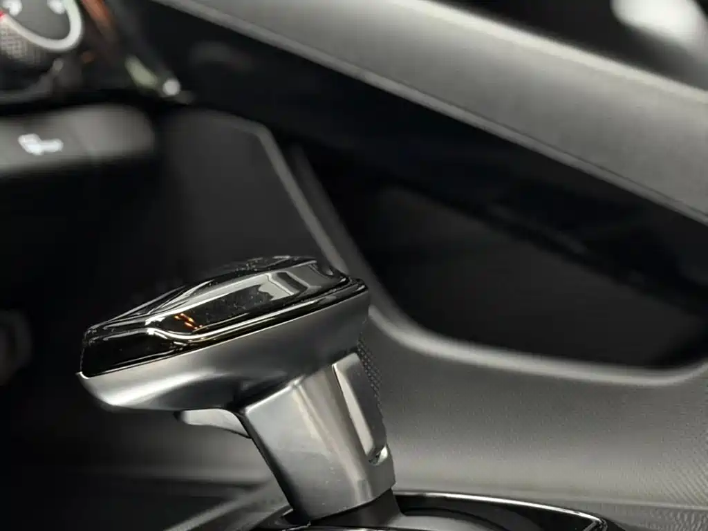 Hyundai Elantra 2023 — фото 18