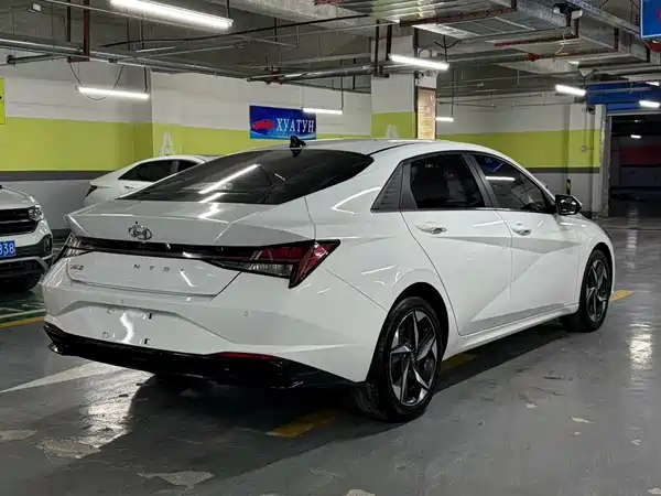Hyundai Elantra 2023