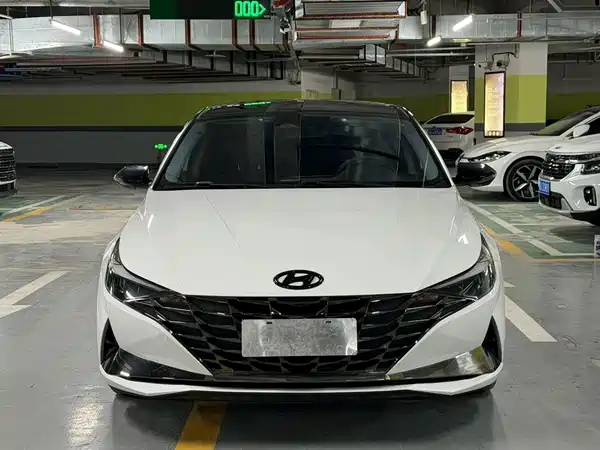Hyundai Elantra 2022