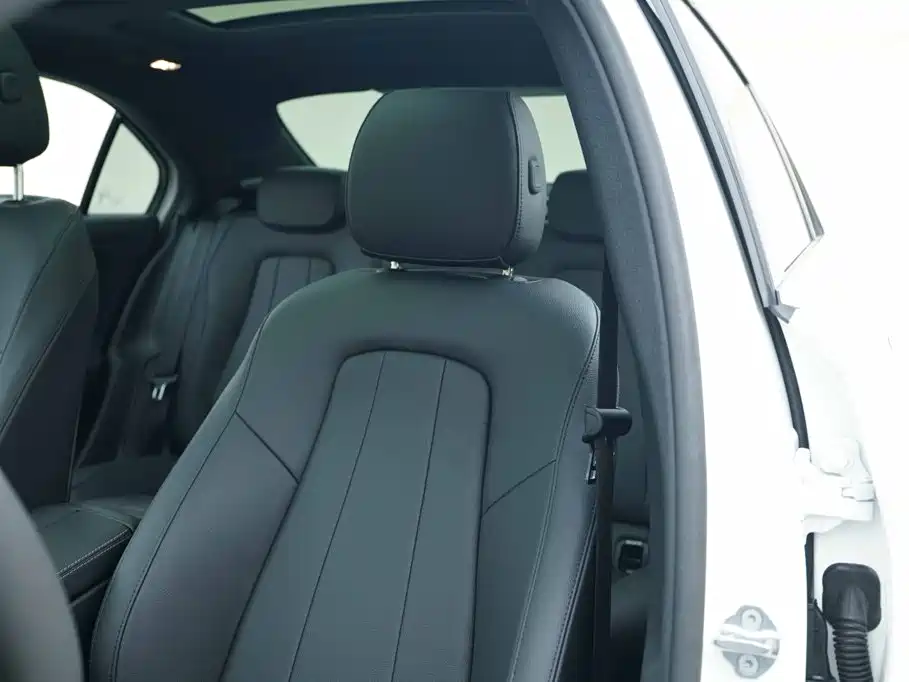 Mercedes-Benz A-Class 2020 — фото 13
