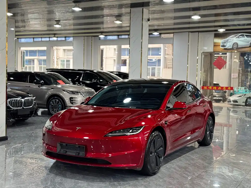 Tesla Model 3 2024 — фото 1