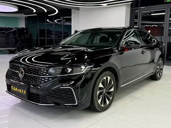 Volkswagen Passat 2023