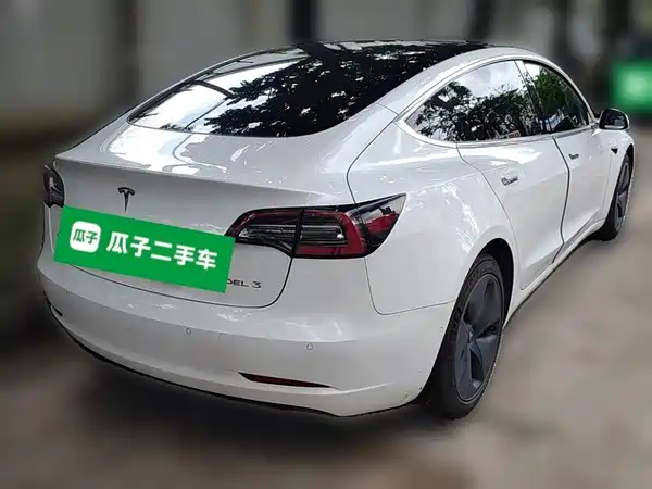 Tesla Model 3 2020