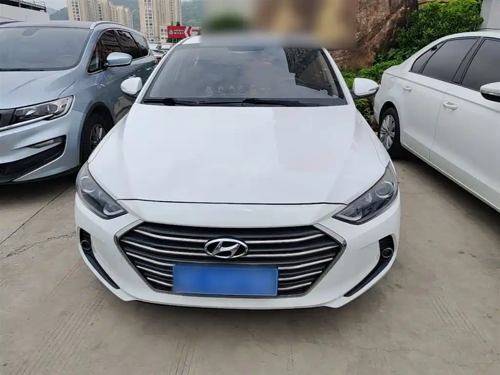 Hyundai Elantra 2019 — фото 3