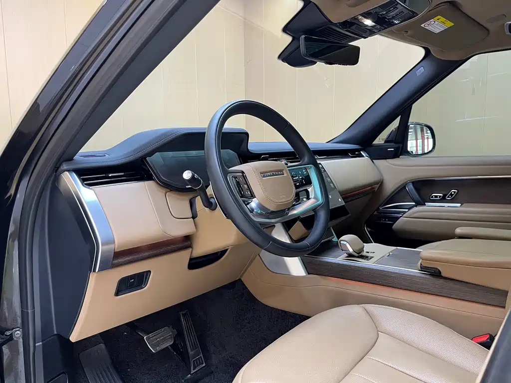 Land Rover Range Rover 2025 — фото 10