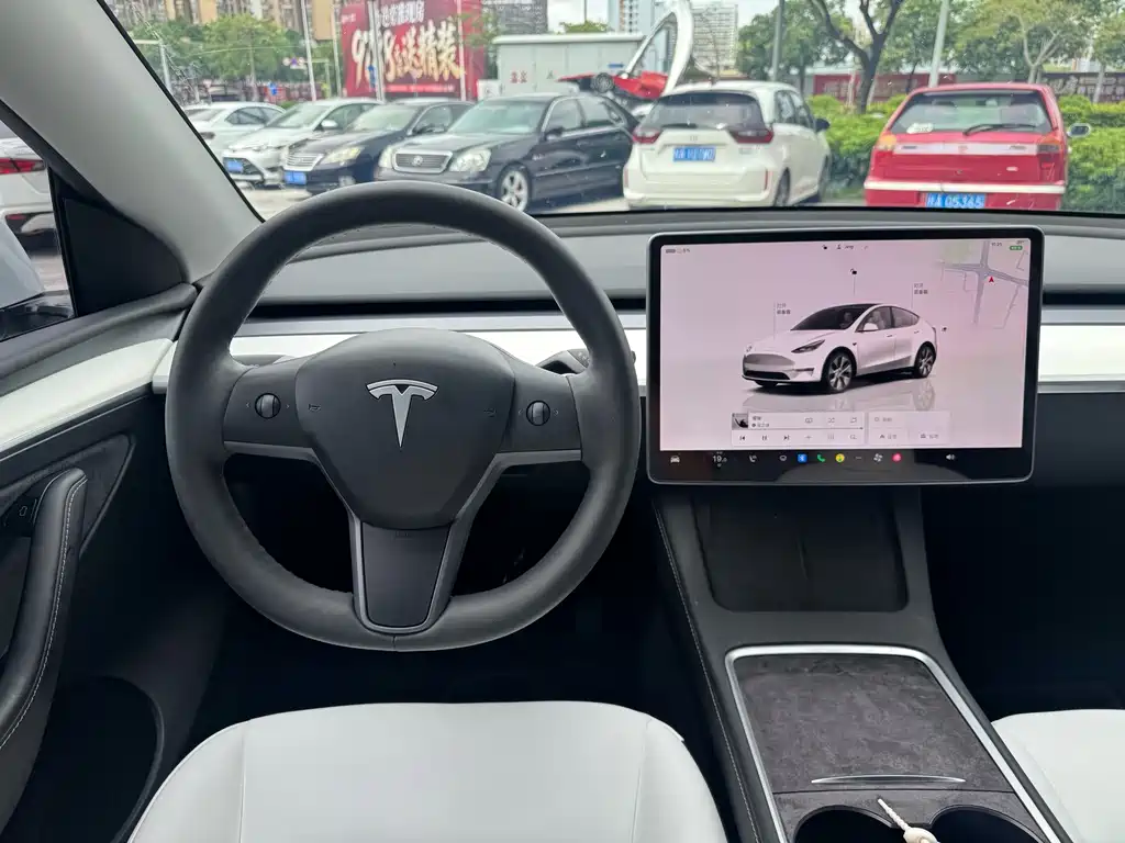 Tesla Model Y 2023 — фото 18
