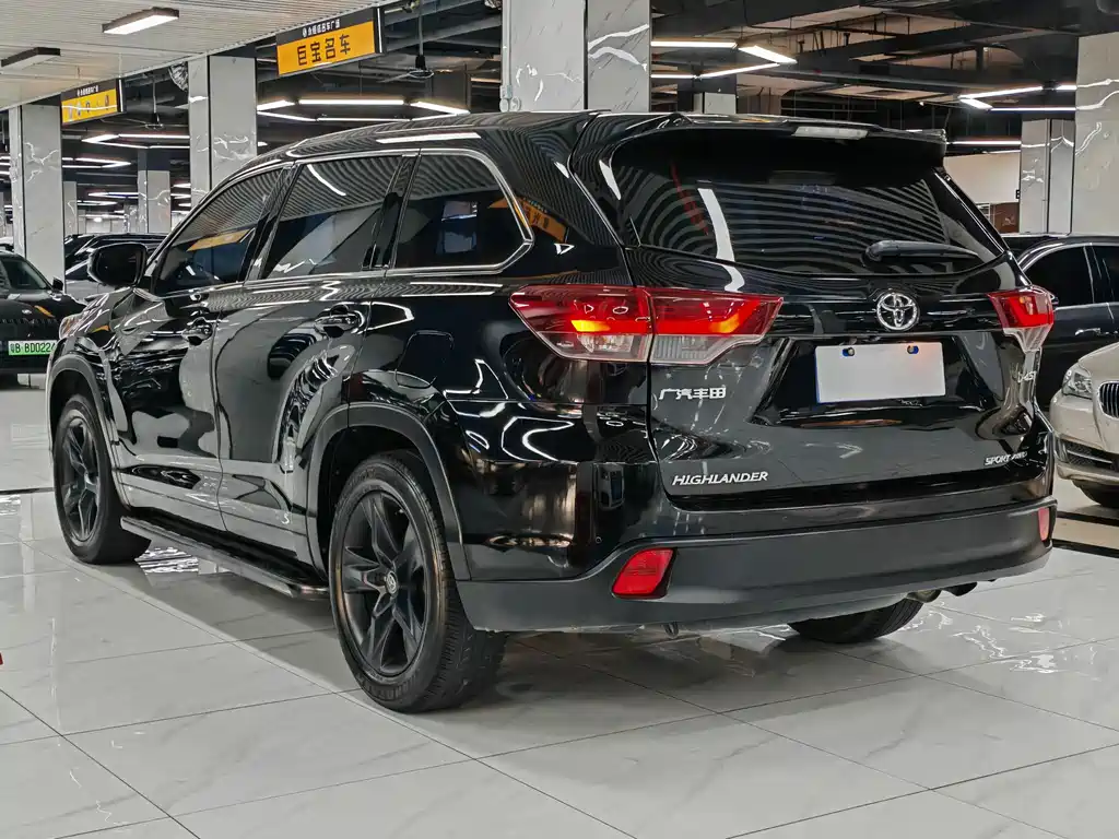 Toyota Highlander 2020 — фото 8