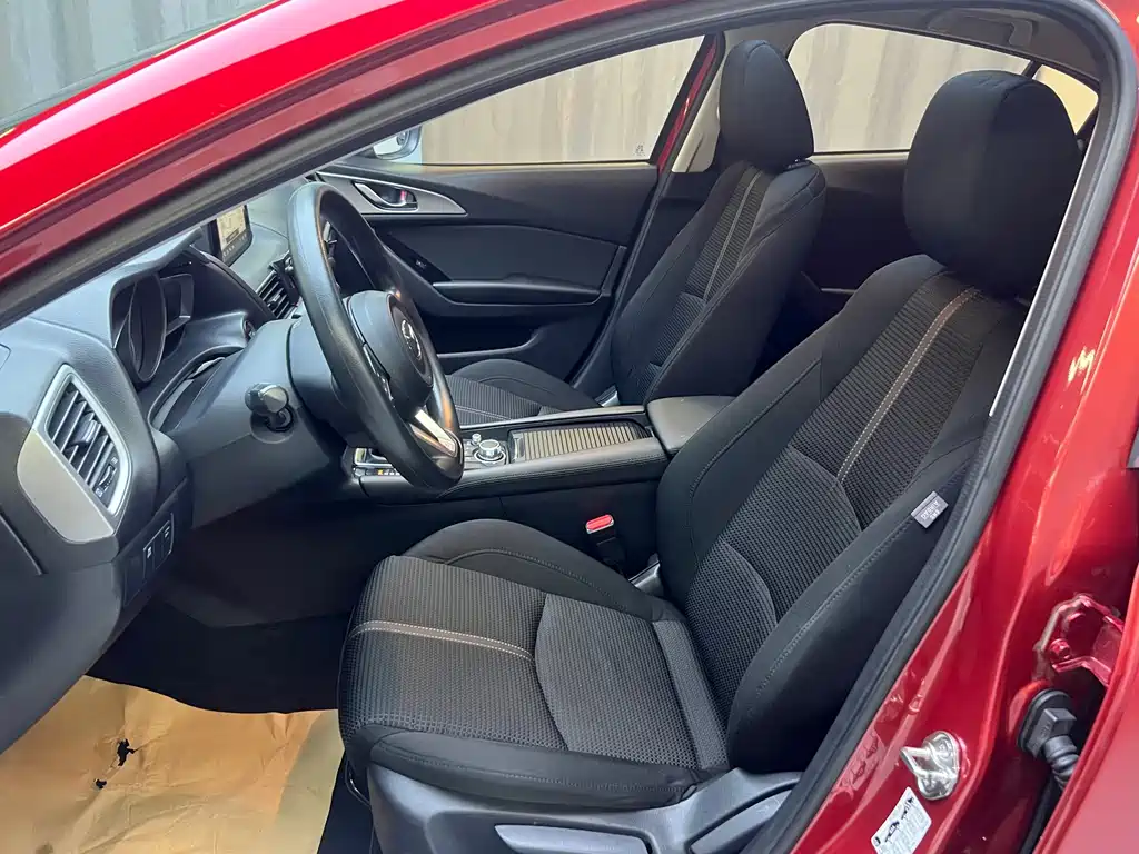 Mazda 3 Axela 2017 — фото 11