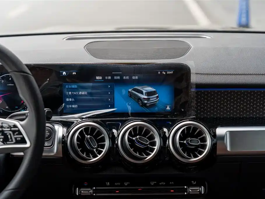 Mercedes-Benz GLB 2025 — фото 15